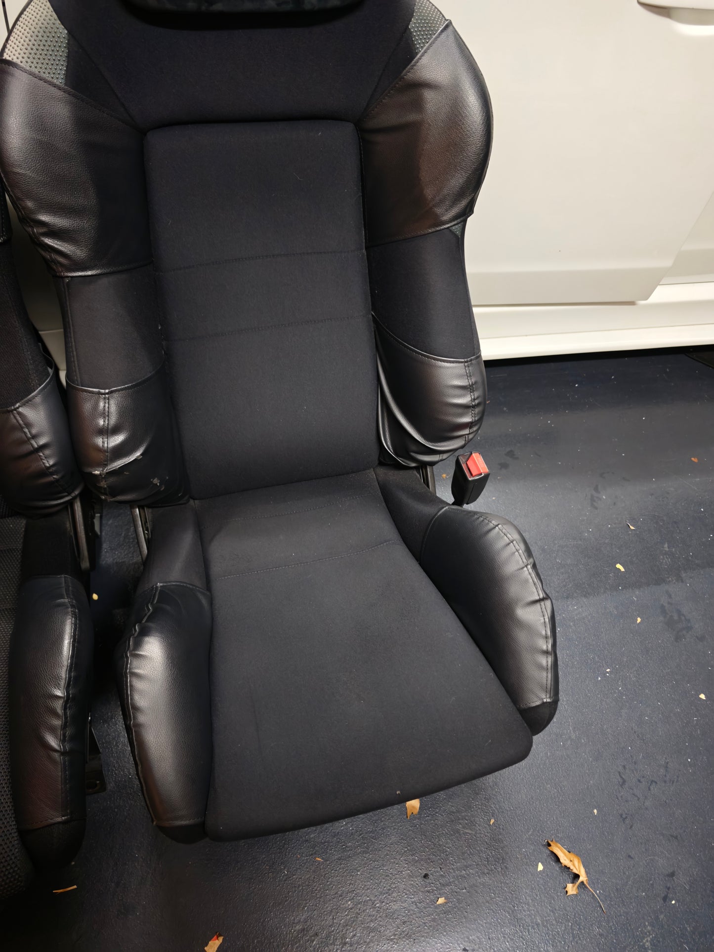A Pair Black Recaro SR3 in Good condition.
