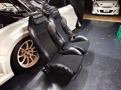 A Pair Black Recaro SR3 in Good condition.