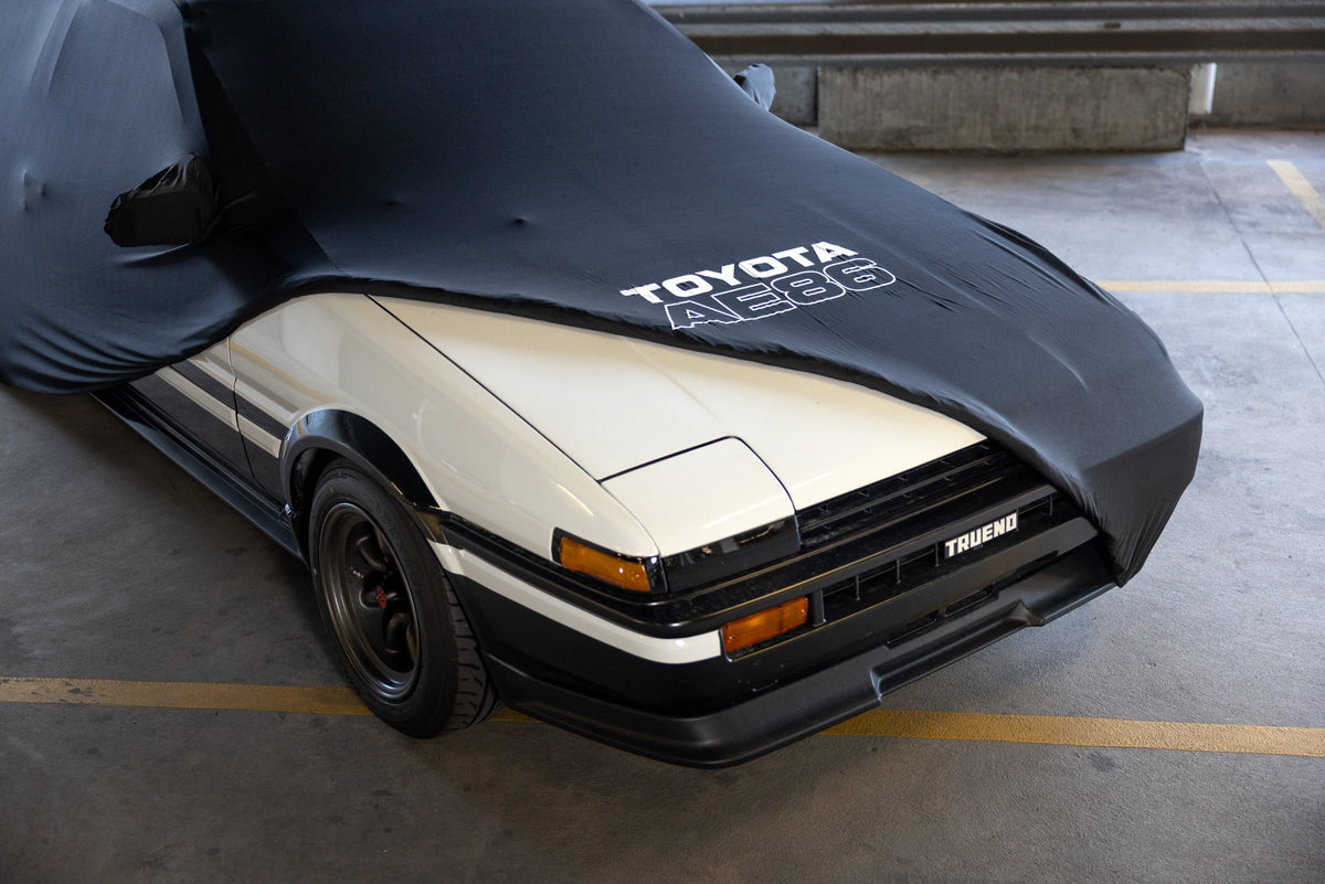 TOYOTA AE86 lettering on the bonnet of the Hachi Roku velvet stretch cover